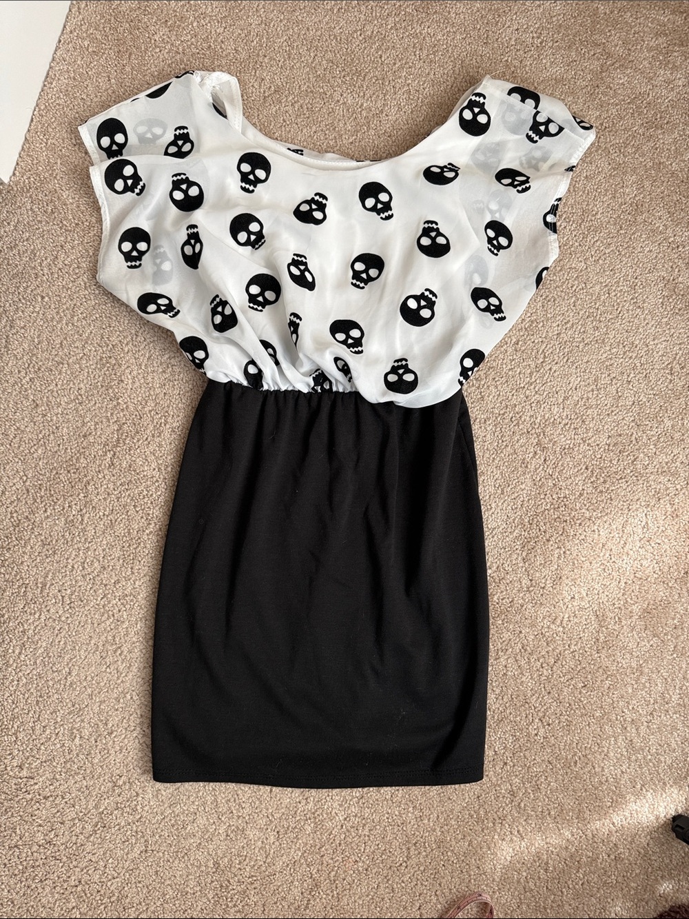 Pinc Skull Print Colorblock Mini Dress. Size Small